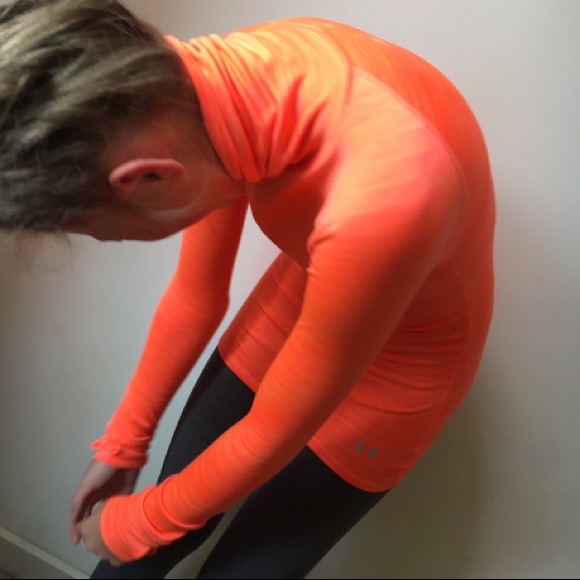 Under Amour Performance Top - Picture 3 of 8